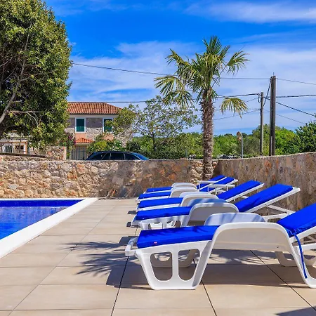 Apartamento Pool Mit Salzektrolyse Unweit Der Heilschlamm Bucht Kras