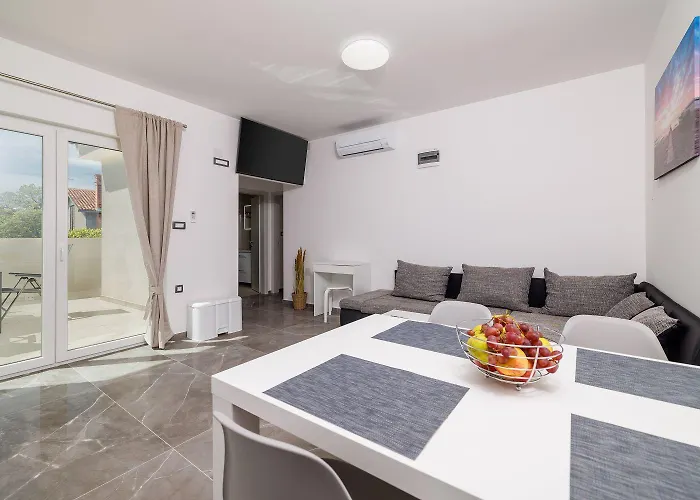 Pool Mit Salzektrolyse Unweit Der Heilschlamm Bucht