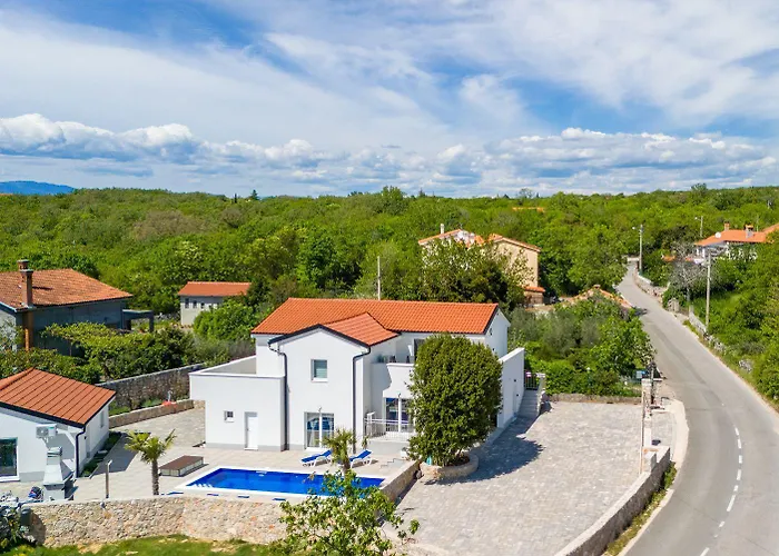 Pool Mit Salzektrolyse Unweit Der Heilschlamm Bucht *