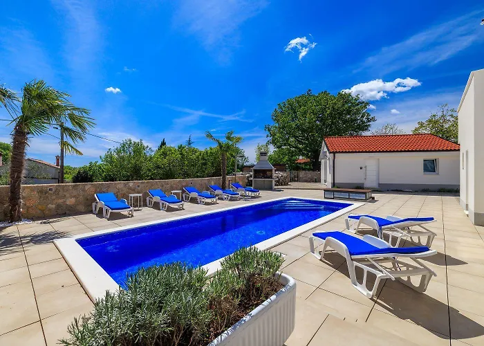 Pool Mit Salzektrolyse Unweit Der Heilschlamm Bucht