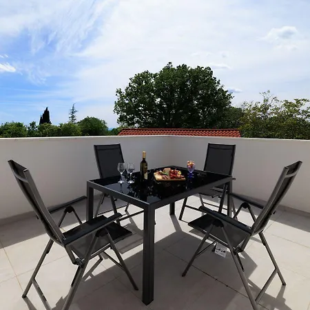 Apartament Pool Mit Salzektrolyse Unweit Der Heilschlamm Bucht Kras