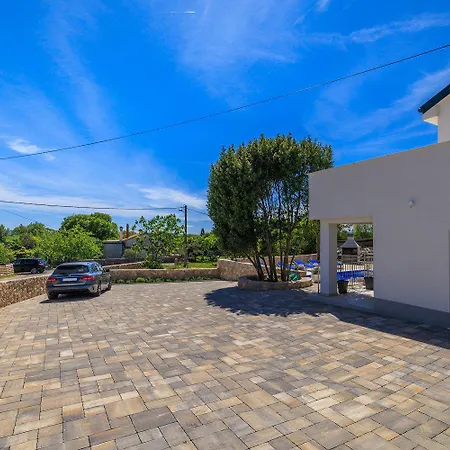 Pool Mit Salzektrolyse Unweit Der Heilschlamm Bucht