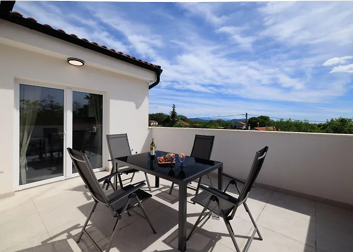 Pool Mit Salzektrolyse Unweit Der Heilschlamm Bucht *