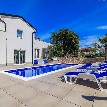 Daire Pool Mit Salzektrolyse Unweit Der Heilschlamm Bucht Kras